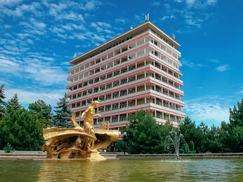 Таврия (Евпатория)