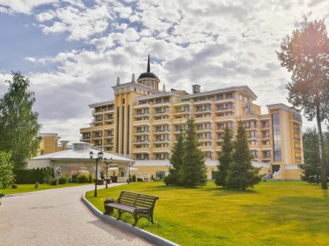 MISTRAL HOTEL & SPA