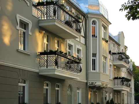 Mr.Just's Hotel