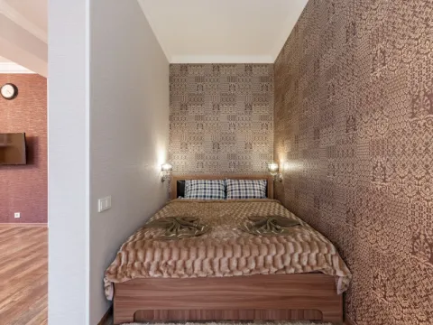 Tolstoy Apart Ленина 19